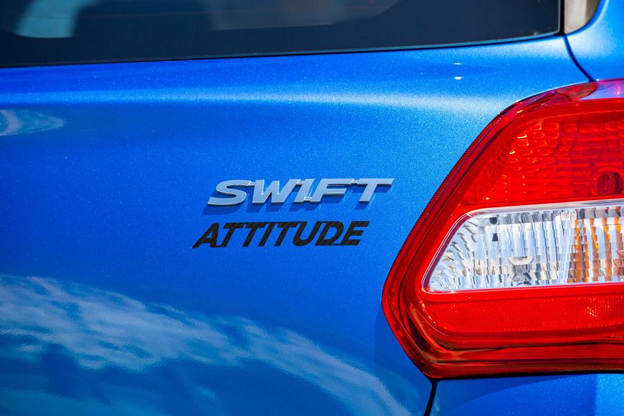 Логотип Suzuki Swift Attitude 2019 года  (UK) (фото 14 из 23)